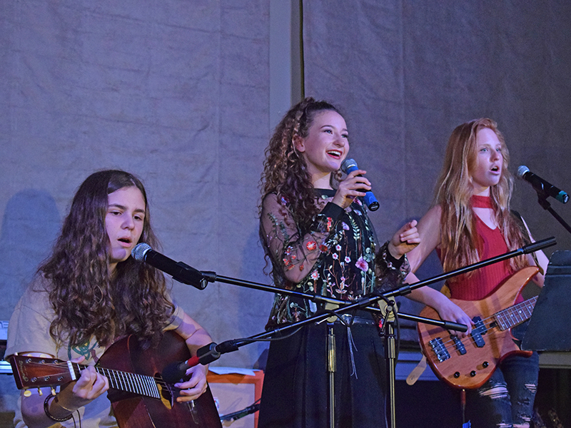 grauer music students performing for their classmates