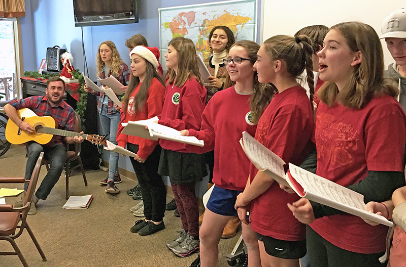 grauer school students performing Christmas carols