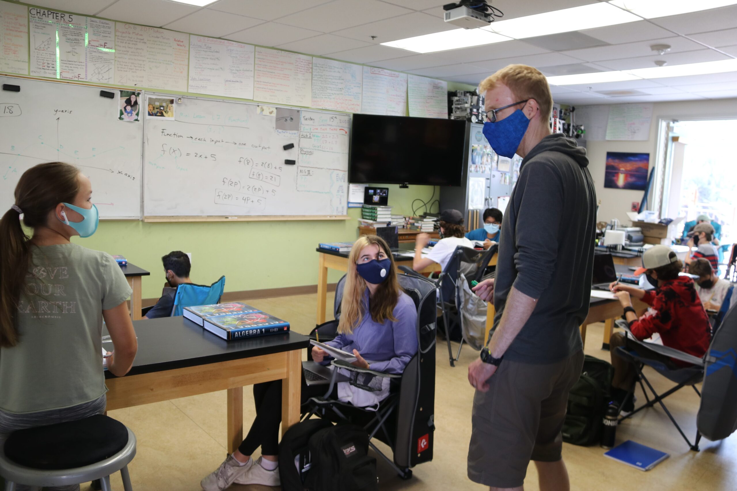 indoor class during COVID19 at the grauer school in encinitas california